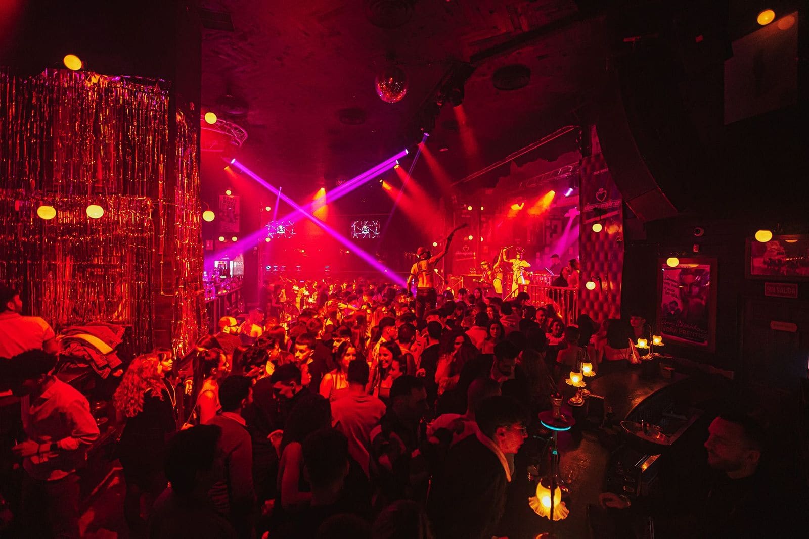Despedidas y cumpleaños en Granada: discotecas con reservado para grupos