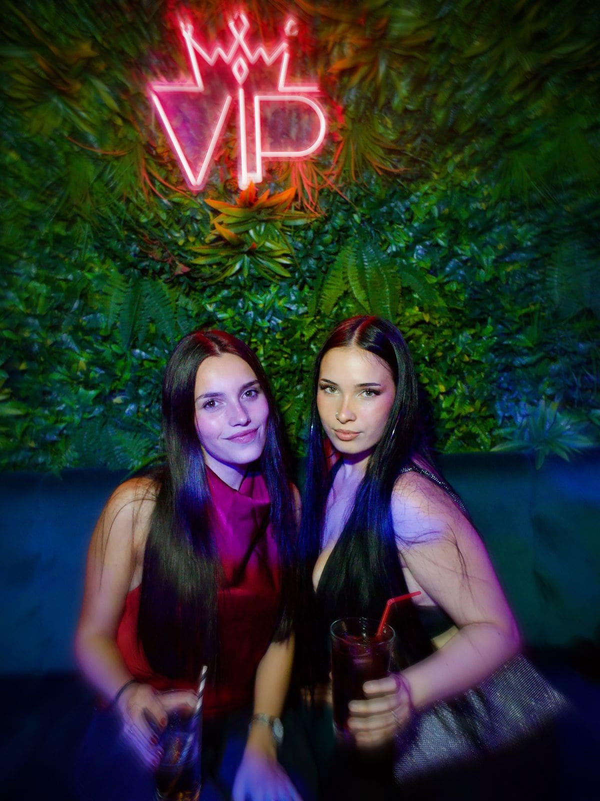 UNY Club — foto 1