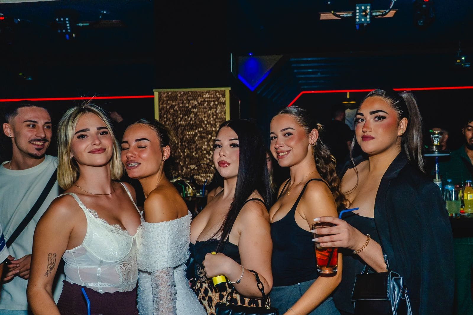 UNY Club Granada: cómo es la discoteca de la calle Arabial y qué noches abre